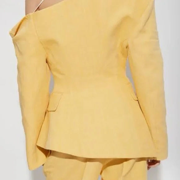 JACQUEMUS
Yellow Le Raphia 'La Veste Baska' Blazer| Read for size| Celebrity Fav - Picture 3 of 5